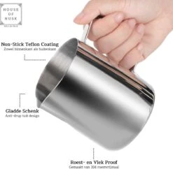 House Of Husk® Melkkan Met Art Pen - 350ml Melkopschuimkan - Zilver - Melkkannetje - Milk Pitcher - RVS - Barista Melkkan - Inclusief Latte Art Pen 12 House Of Husk® Melkkan Met Art Pen - 350ml Melkopschuimkan - Zilver - Melkkannetje - Milk Pitcher - RVS - Barista Melkkan - Inclusief Latte Art Pen -Koffieverkoopwinkel 1200x1174 2