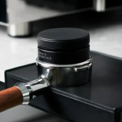 Koffieverdeler - 53.3mm - Zwart - Koffie Distributeur - Espresso Verdeler - Coffee Distributor - Sage Barista – Solis Espressomachine - Breville -Koffieverkoopwinkel 1200x1200 350