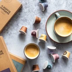 De Koffiejongens - Proefpakket - Nespresso Cups - 100% Biologisch Afbreekbaar - 6x10 Cups - Nespresso Compatible -Koffieverkoopwinkel 1200x1200 682