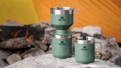 Stanley The Perfect-Brew Pour Over - Koffiefilterhouder- Hammertone Green -Koffieverkoopwinkel 1200x675 1