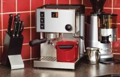 Dreamfarm Grindenstein Afklopbak - Rood 11 Dreamfarm Grindenstein Afklopbak - Rood -Koffieverkoopwinkel 1200x774 1