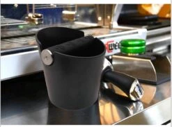 T&D KnockBox - Uitklopbak Koffie - Afklopbak - Koffie- Espresso - Met Antislip Ring -Koffieverkoopwinkel 1200x890 1