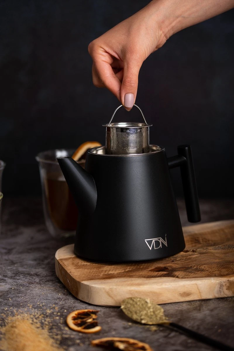 VDN RVS Theepot Dubbelwandig Met Filter - Zwarte Theekan 1 Liter - 902 4 VDN RVS Theepot Dubbelwandig Met Filter - Zwarte Theekan 1 Liter - 902 - Afbeelding 2